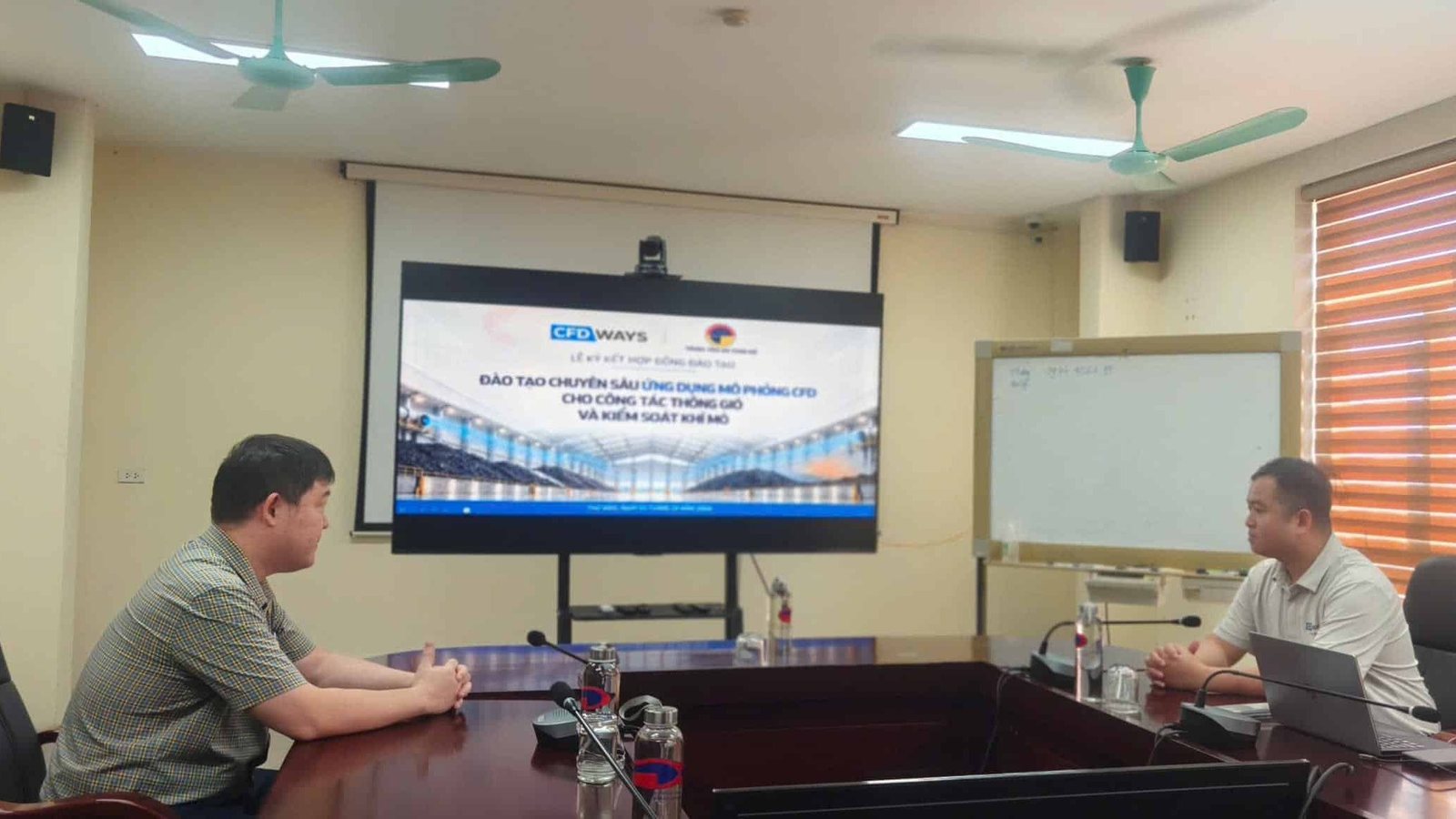 Đại diện Trung tâm An toàn Mỏ và CFDWAYS triển khai chương trình đào tạo